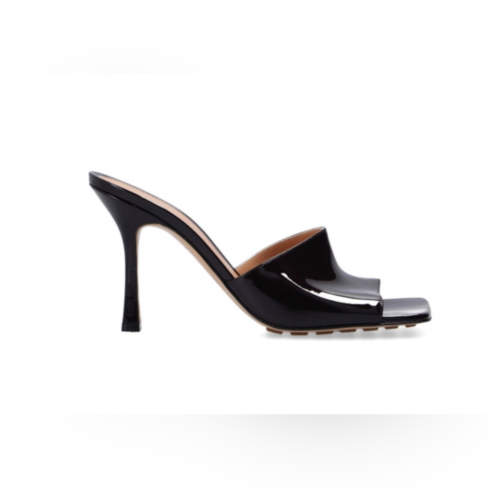 Bottega Veneta
Bottega Veneta Square Toe Sandals - Picture 4 of 16